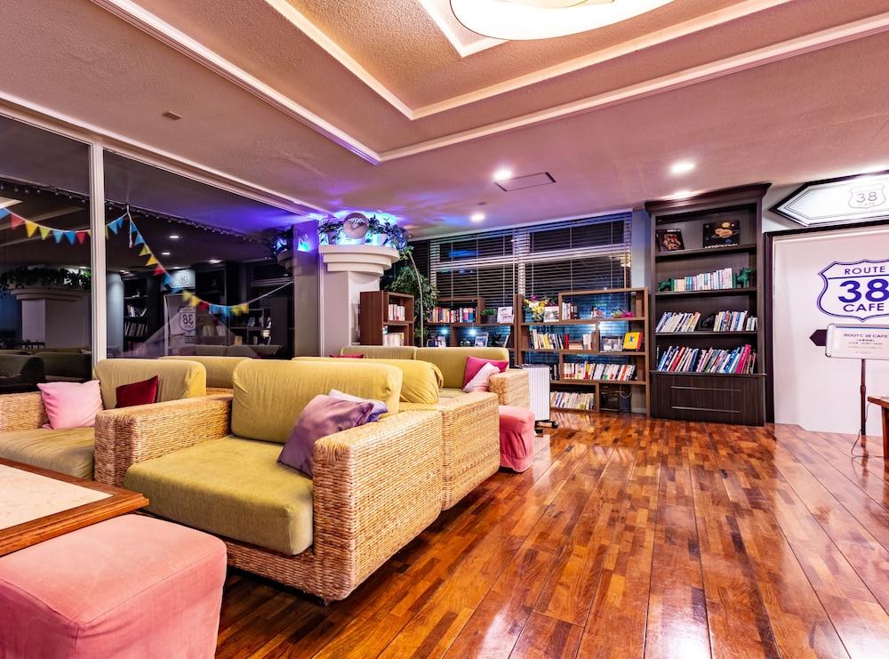 אונג'וקו Sayan Terrace Hotel & Resort מראה חיצוני תמונה